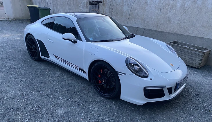 location-PORSCHE-Saint-André-le-Puy-roadstr