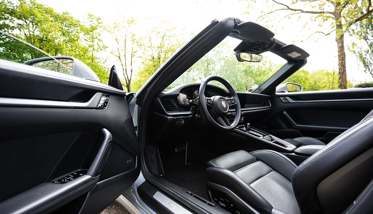 location-PORSCHE-Courbevoie-roadstr