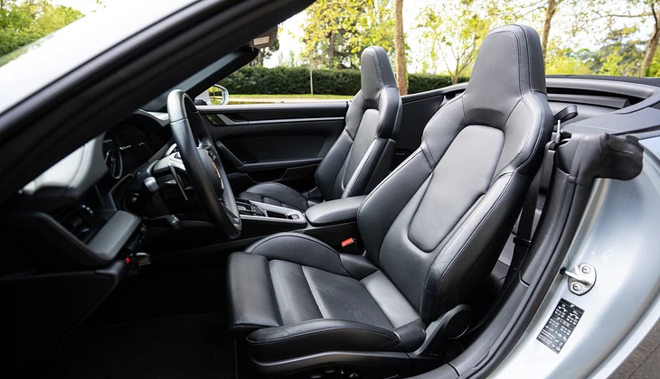 location-PORSCHE-Courbevoie-roadstr