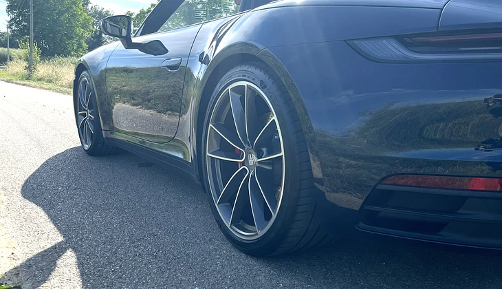 location-PORSCHE-Lyon-roadstr