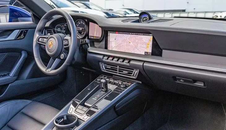 location-PORSCHE-Aix-en-Provence-roadstr