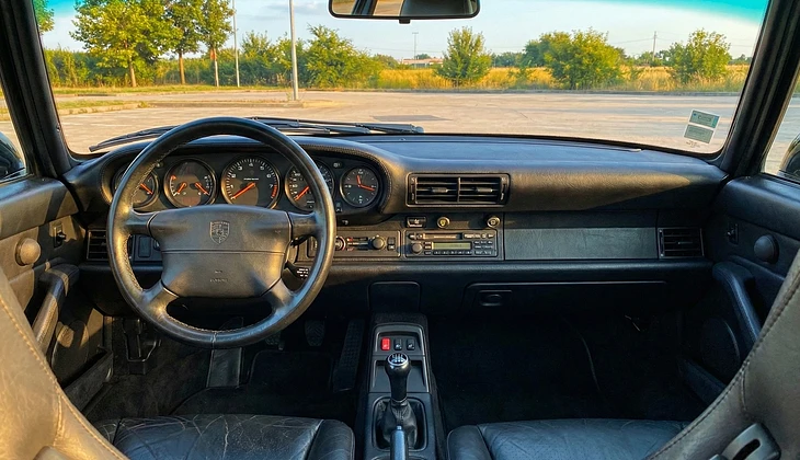 location-PORSCHE-Thiers-sur-Thève-roadstr