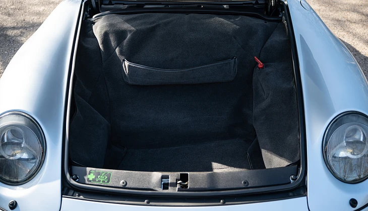 location-PORSCHE-Courbevoie-roadstr