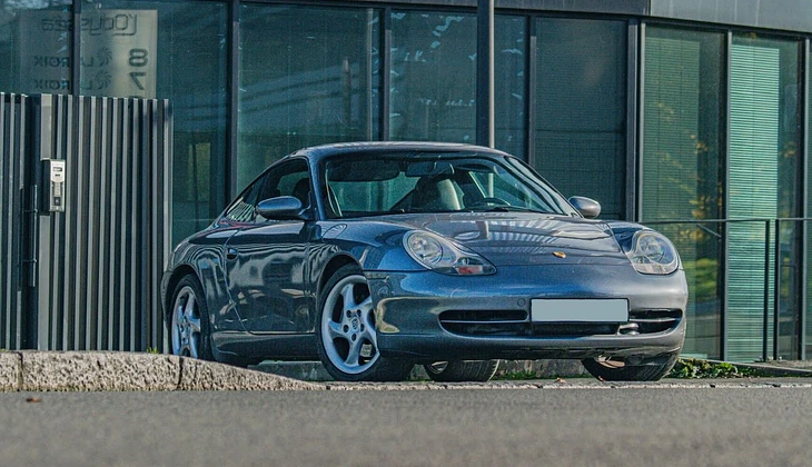 location-PORSCHE-Sainte-Luce-sur-Loire-roadstr