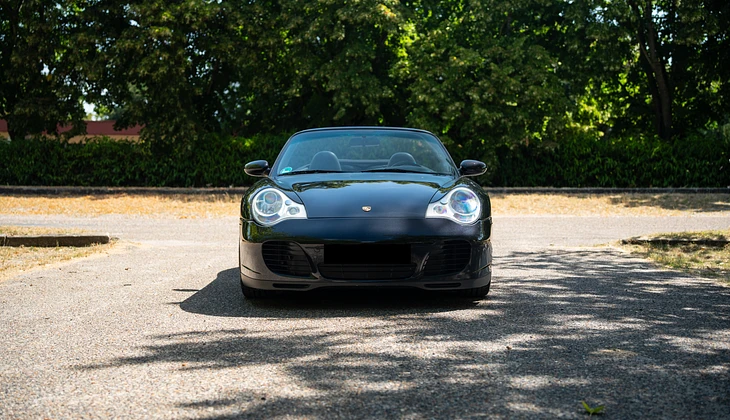 location-PORSCHE-Courbevoie-roadstr