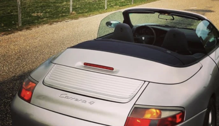 location-PORSCHE-Annemasse-roadstr