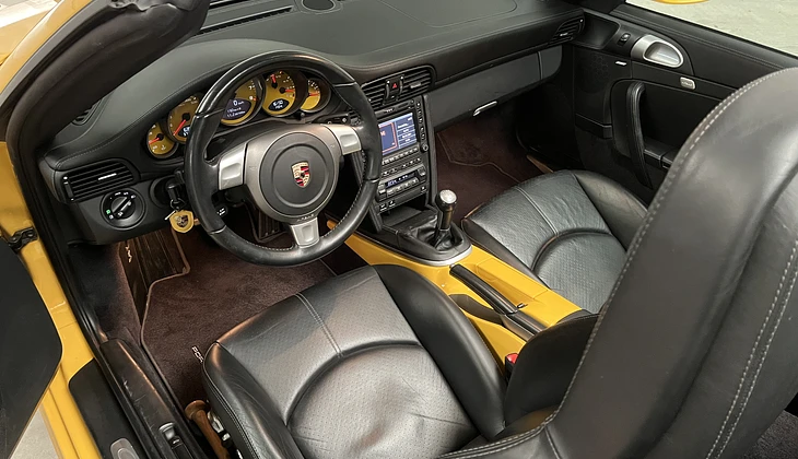 location-PORSCHE-Laillé-roadstr