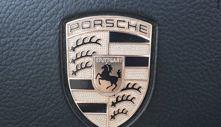 location-PORSCHE-Tréméoc-roadstr