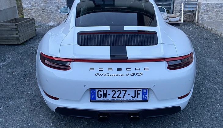 location-PORSCHE-Saint-André-le-Puy-roadstr