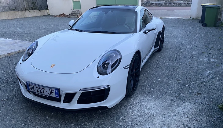 location-PORSCHE-Saint-André-le-Puy-roadstr
