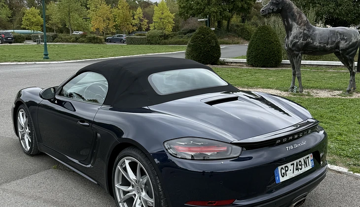location-PORSCHE-Avilly-Saint-Léonard-roadstr