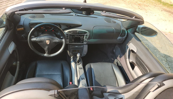 location-PORSCHE-Maillé-roadstr