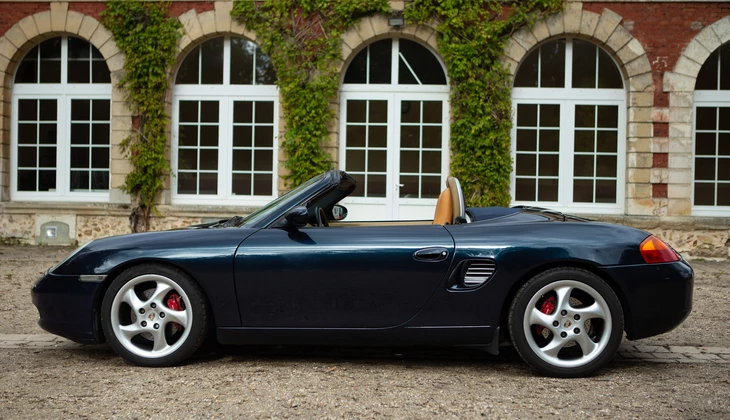 location-PORSCHE-Paris-roadstr