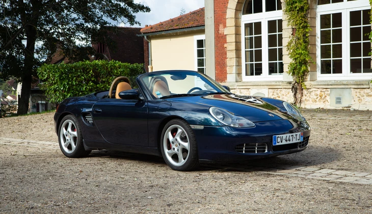 location-PORSCHE-Paris-roadstr