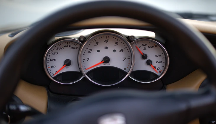 location-PORSCHE-Paris-roadstr
