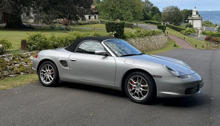 location-PORSCHE-Paris-roadstr