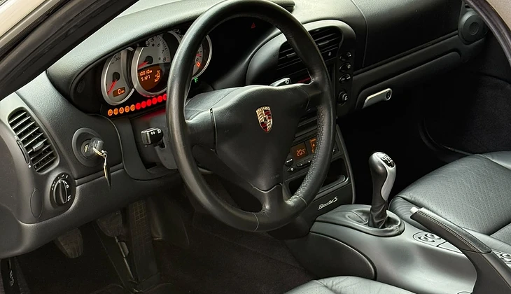 location-PORSCHE-Paris-roadstr