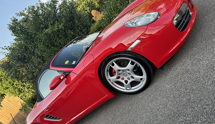 location-PORSCHE-Pusignan-roadstr