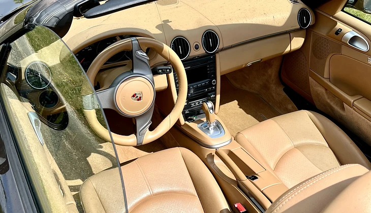 location-PORSCHE-Tours-roadstr
