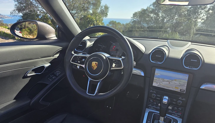 location-PORSCHE-Nice-roadstr