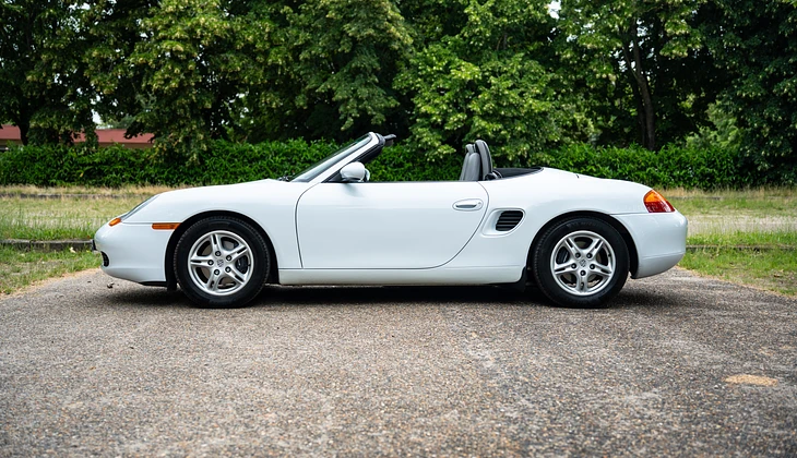 location-PORSCHE-Courbevoie-roadstr