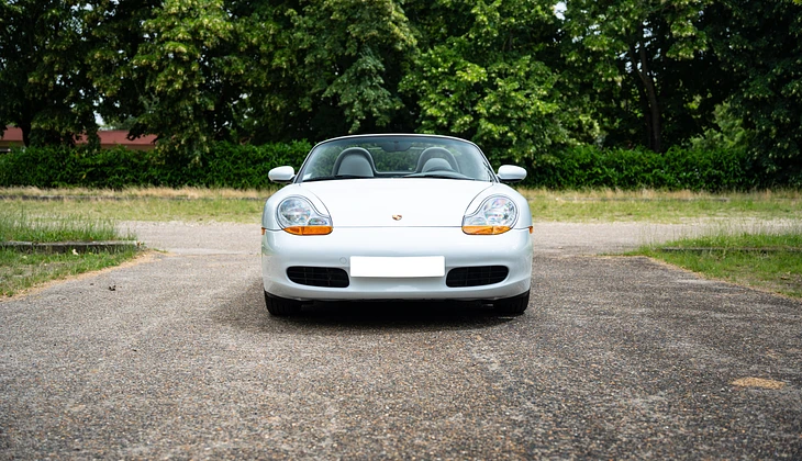 location-PORSCHE-Courbevoie-roadstr