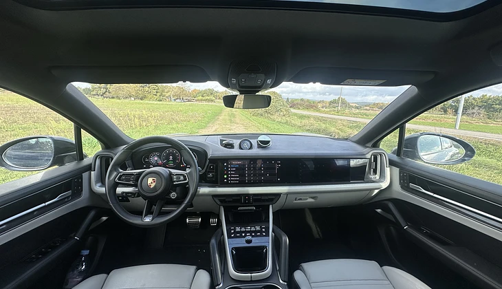location-PORSCHE-Aix-en-Provence-roadstr