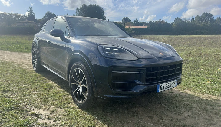 location-PORSCHE-Aix-en-Provence-roadstr