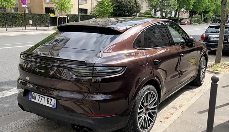 location-PORSCHE-Paris-roadstr