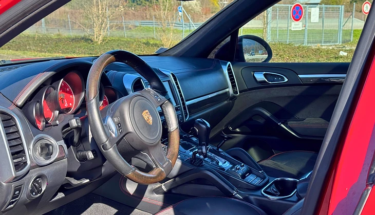 location-PORSCHE-Marignier-roadstr
