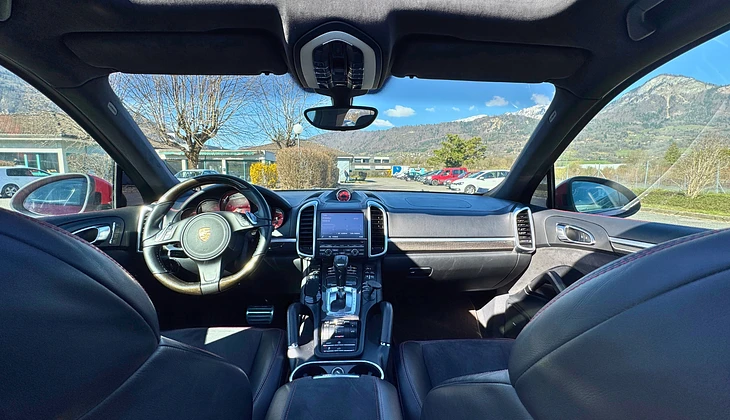 location-PORSCHE-Marignier-roadstr