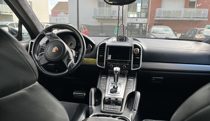 location-PORSCHE-Moussy-le-Vieux-roadstr