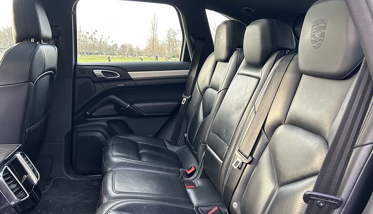 location-PORSCHE-Le Vésinet-roadstr