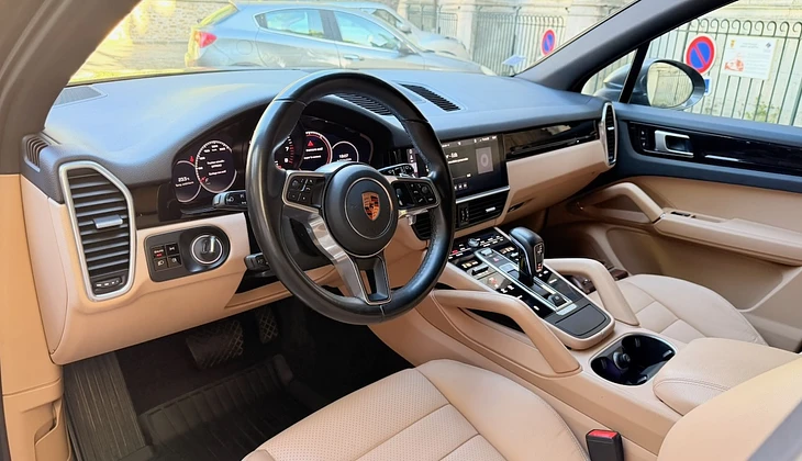 location-PORSCHE-Paris-roadstr