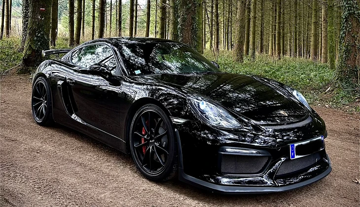 location-PORSCHE-Chessy-roadstr
