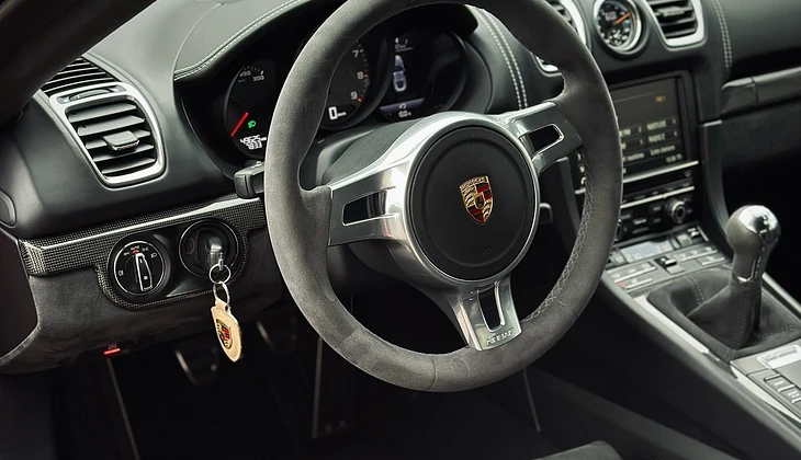 location-PORSCHE-Salles-roadstr