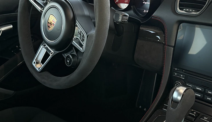 location-PORSCHE-Gauriaguet-roadstr