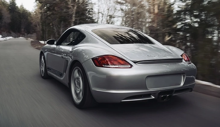 location-PORSCHE-Saint-Béron-roadstr