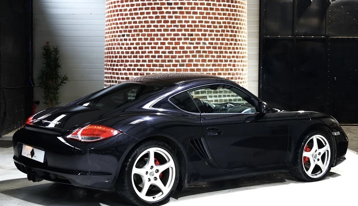 location-PORSCHE-Guillac-roadstr