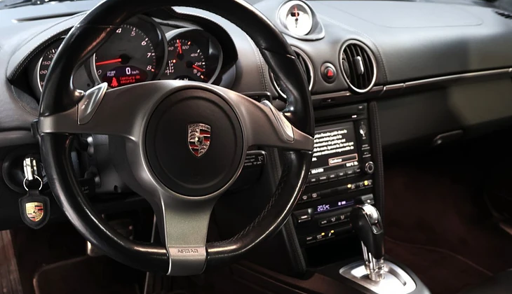 location-PORSCHE-Guillac-roadstr