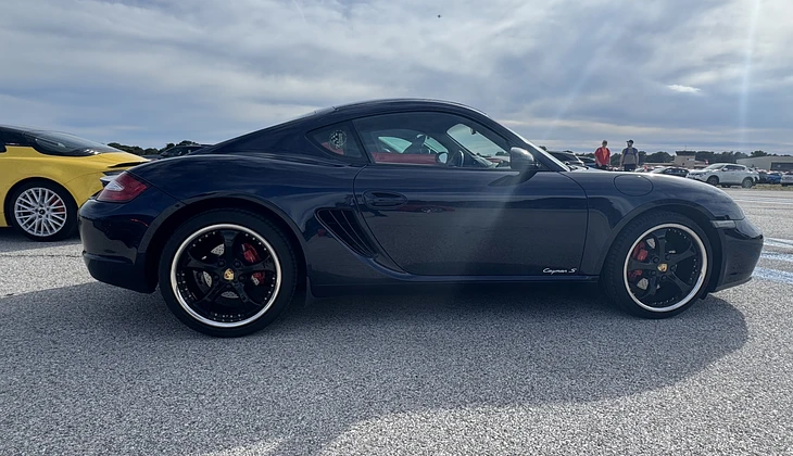 location-PORSCHE-Roquefort-les-Pins-roadstr