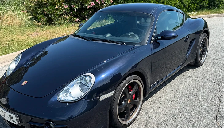location-PORSCHE-Roquefort-les-Pins-roadstr