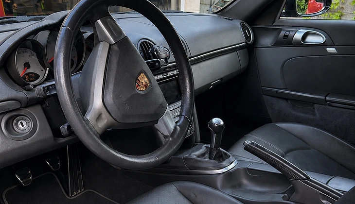 location-PORSCHE-Massy-roadstr