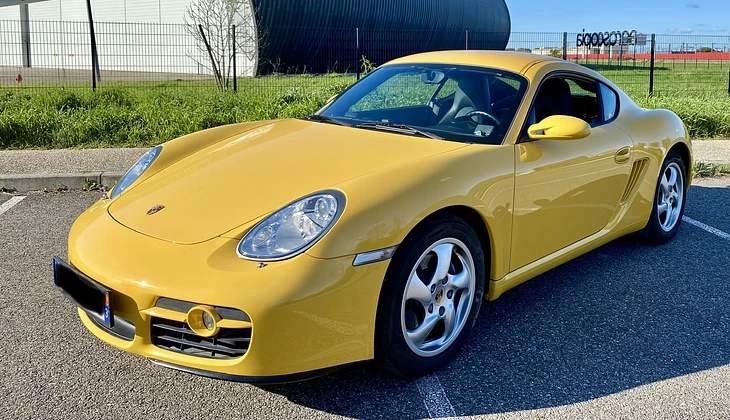 location-PORSCHE-Seilh-roadstr