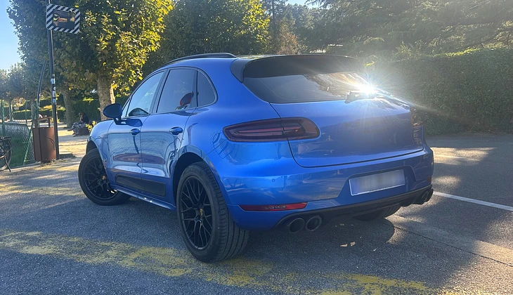 location-PORSCHE-Cognin-roadstr