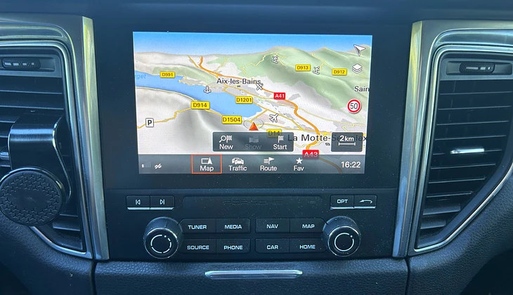location-PORSCHE-Cognin-roadstr