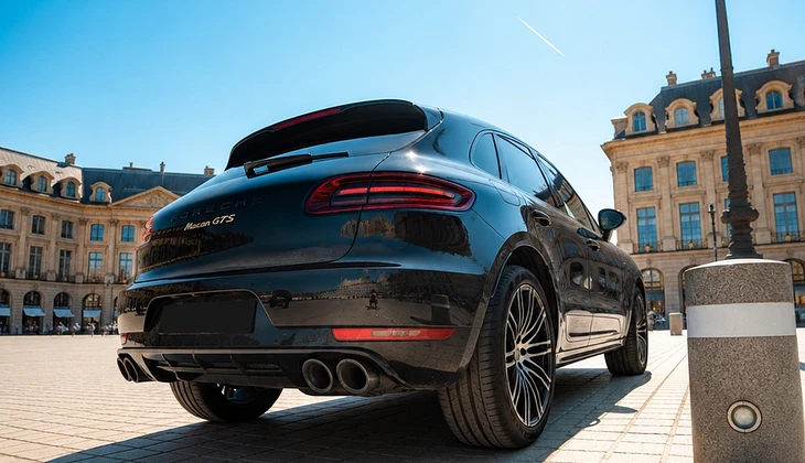 location-PORSCHE-Paris-roadstr