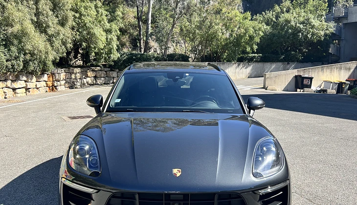 location-PORSCHE-Sainte-Maxime-roadstr