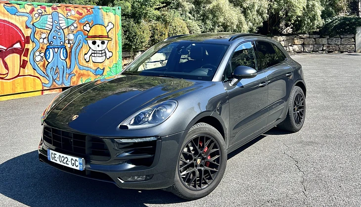 location-PORSCHE-Sainte-Maxime-roadstr