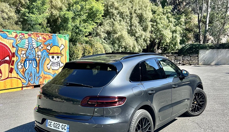 location-PORSCHE-Sainte-Maxime-roadstr